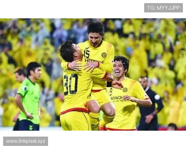 中国裁判傅明将执法日职联焦点战柏太阳神迎战浦和红钻比赛