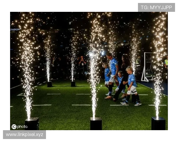 德布劳内曼城生涯主场谢幕战落幕 球迷与球队为其举行感人告别仪式